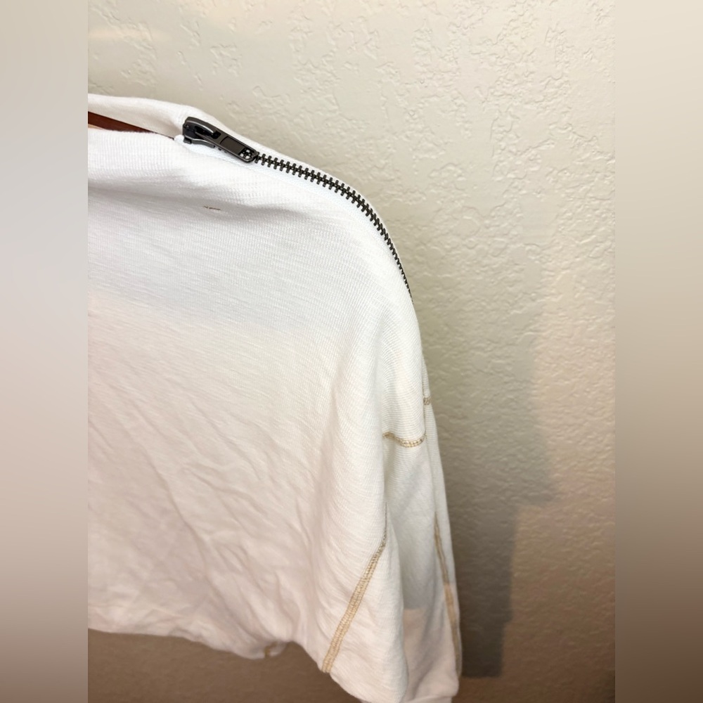 Free People Nikala White Zipper Shoulder Oversized Top Size XS - Picture 11 of 14